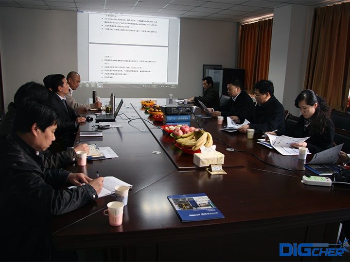 當?shù)卣I導前來工廠考察